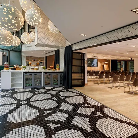 Novotel Les Halles 4*