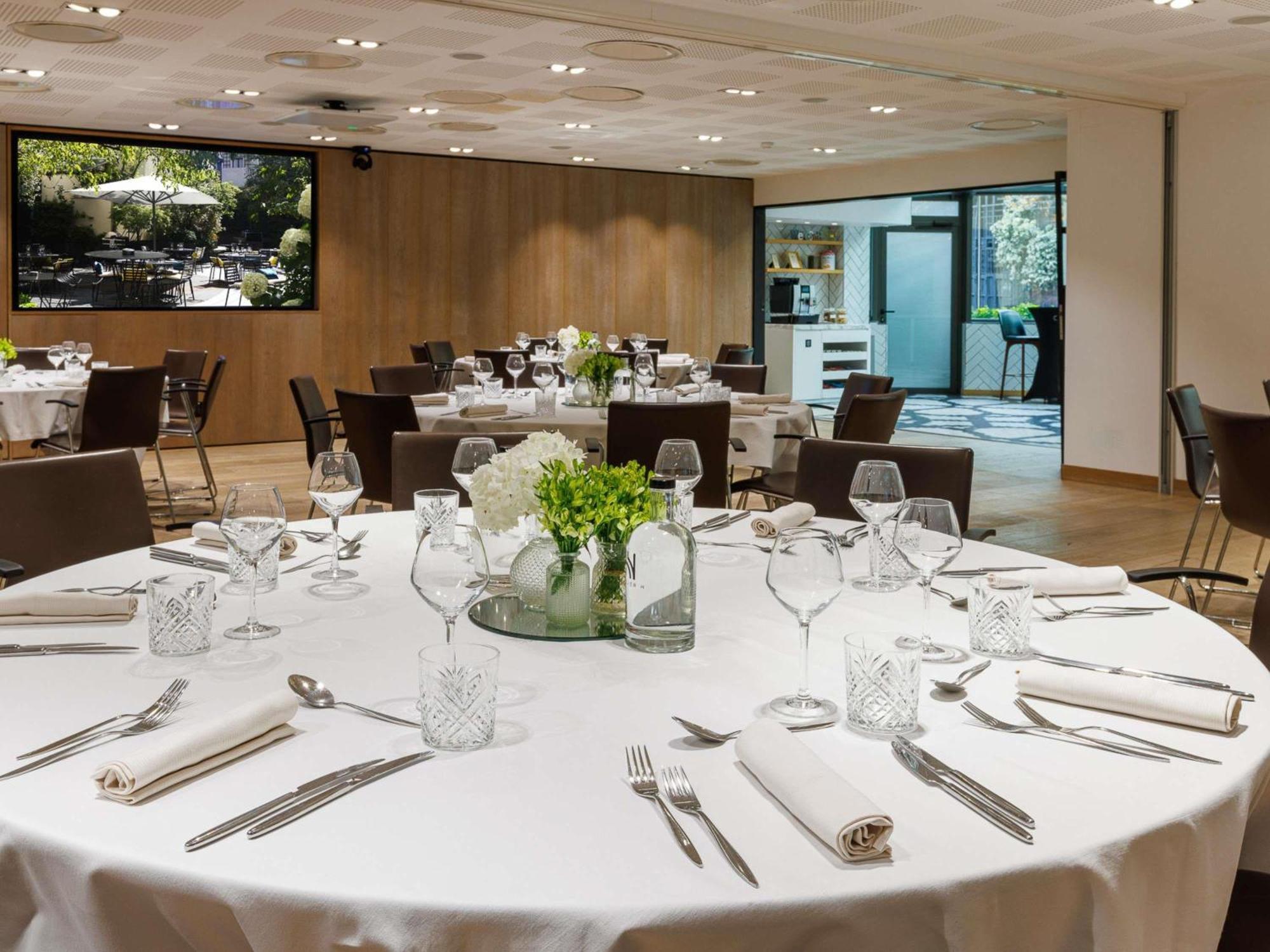 Hotel Novotel Les Halles 4*
